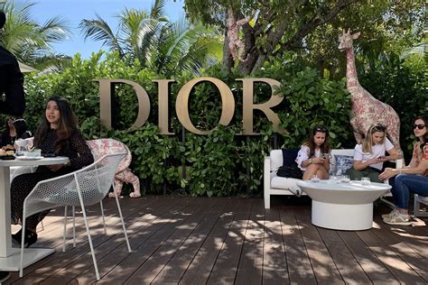 fotos de cafe dior miami